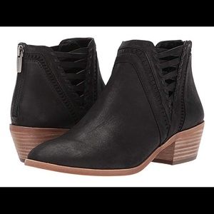 Vince Camuto Women's PIMMY Ankle Boot, Size 9